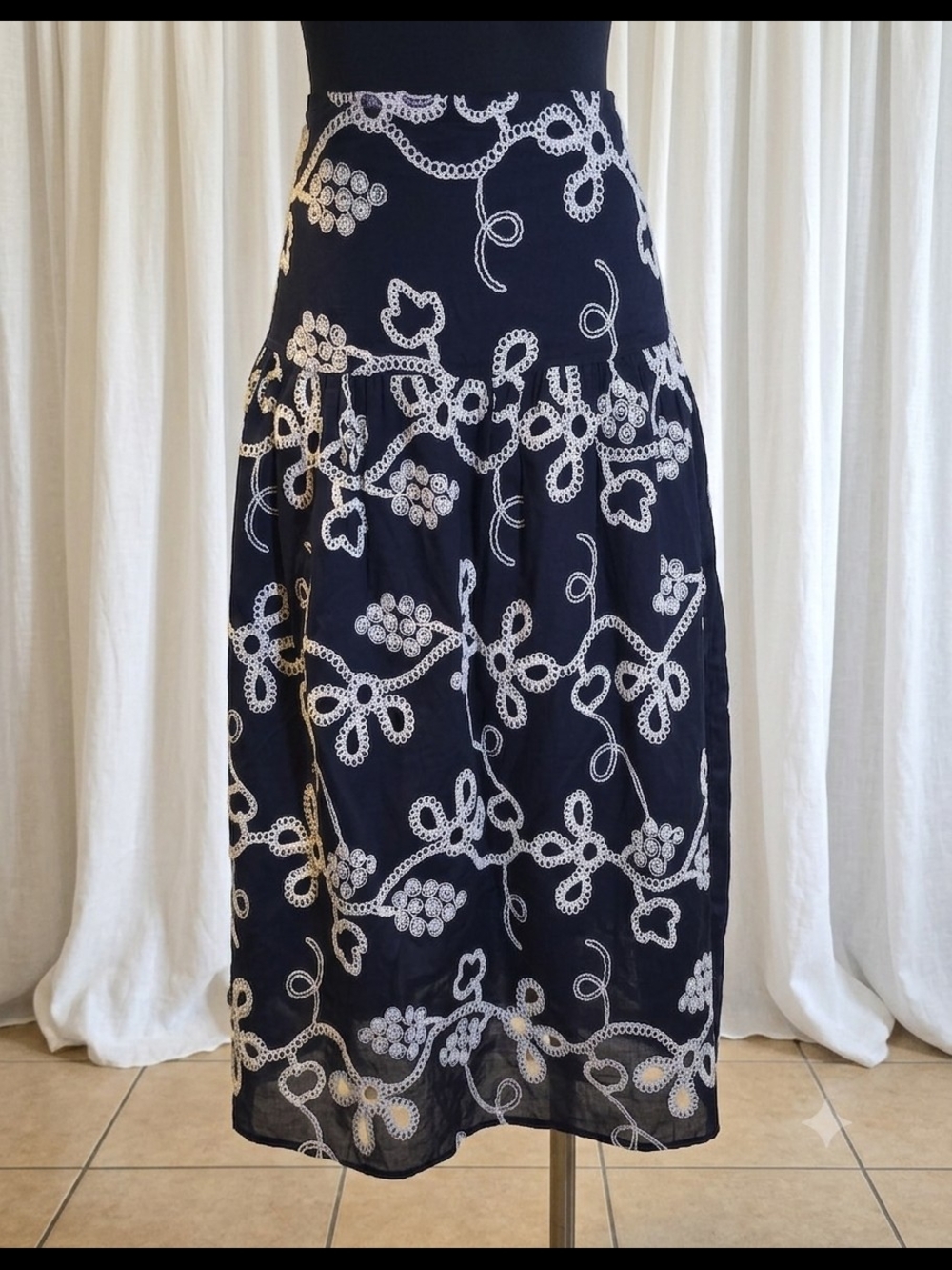 CeCe Women's Eyelet Embroidered Wide Yoke Midi Skirt
